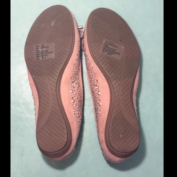 Cliffs by White Mountain Myriam Flats - Picture 8 of 8